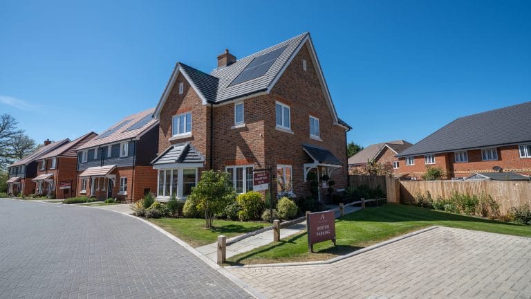 Knight's_Green_The_Sandhurst_StreetScene